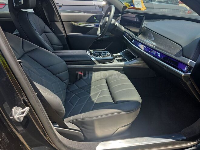 BMW i7 2024, 11,000 km - 0.0 l - Bakı