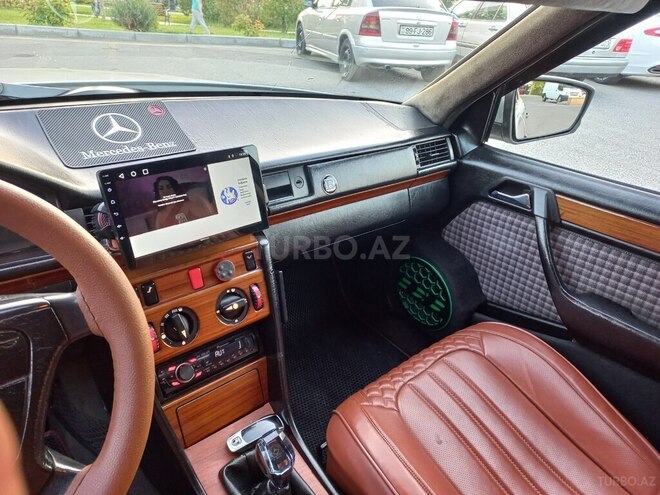 Mercedes E 200 1992, 259,803 km - 2.0 l - Bakı