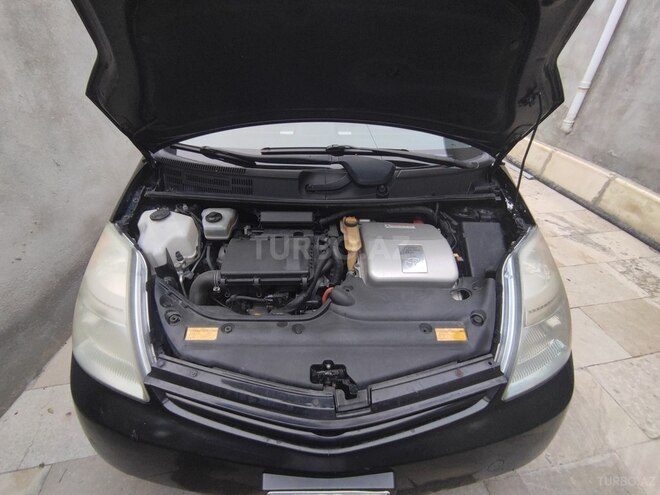 Toyota Prius-4