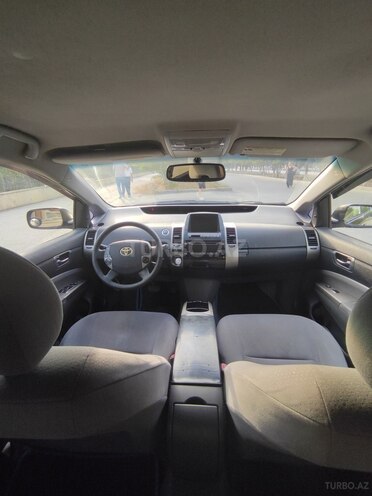 Toyota Prius-8