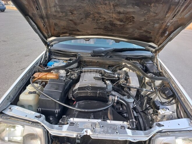 Mercedes E 200 1992, 259,803 km - 2.0 l - Bakı