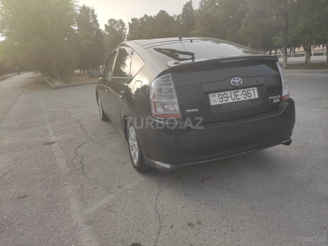Toyota Prius-5