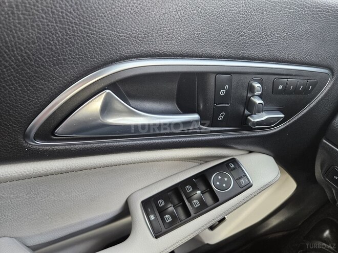 Mercedes CLA 250-17