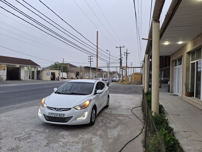 Hyundai Elantra 2015, 260,199 km - 1.8 l - Bakı