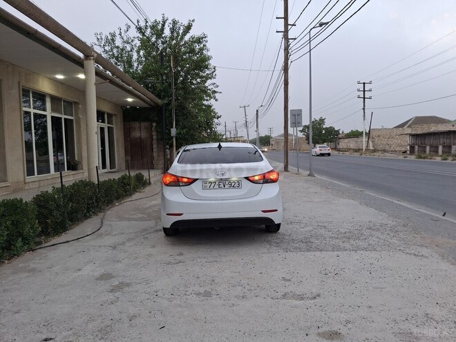 Hyundai Elantra 2015, 260,199 km - 1.8 l - Bakı
