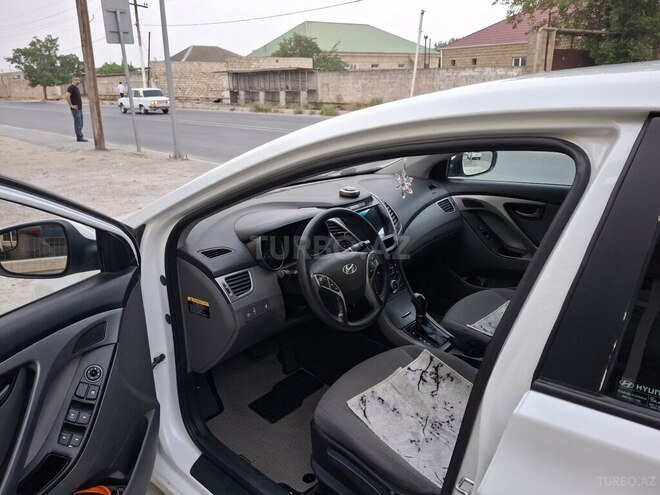 Hyundai Elantra 2015, 260,199 km - 1.8 l - Bakı