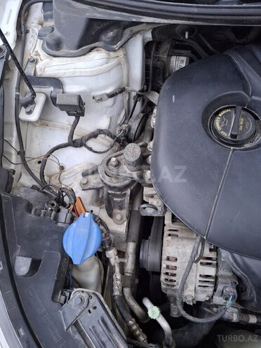Hyundai Elantra 2015, 260,199 km - 1.8 l - Bakı