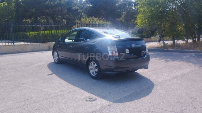 Toyota Prius-4