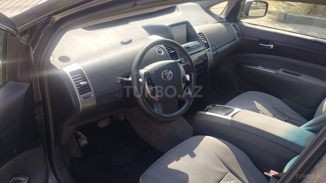 Toyota Prius-11