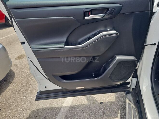 Toyota Highlander-8