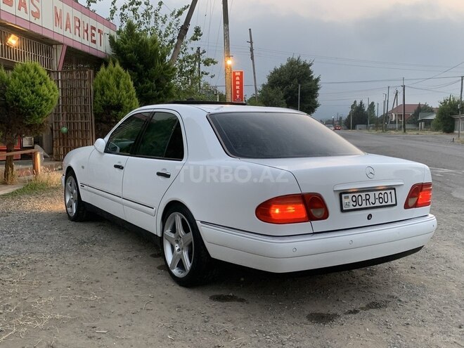 Mercedes E 200 1999, 249,000 km - 2.0 л - Masallı