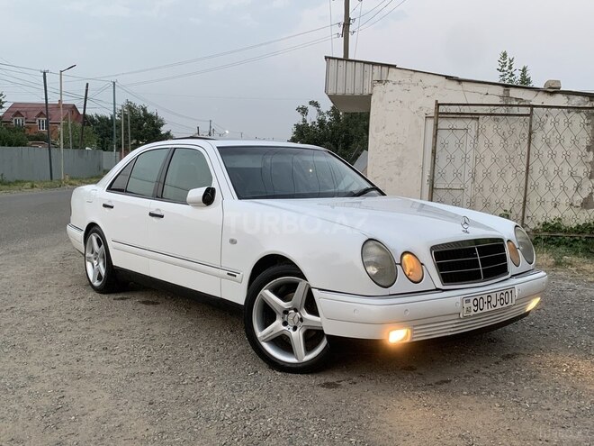 Mercedes E 200 1999, 249,000 km - 2.0 л - Masallı