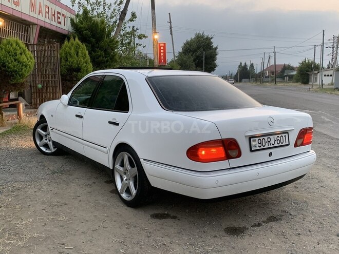 Mercedes E 200 1999, 249,000 km - 2.0 л - Masallı