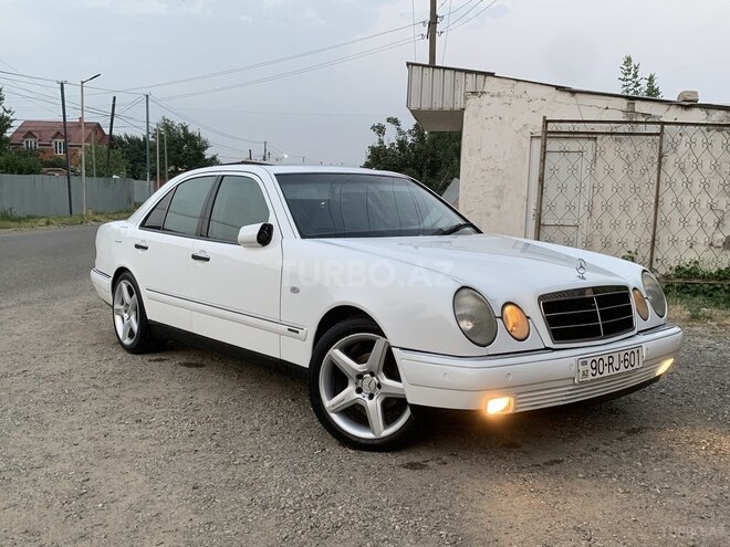 Mercedes E 200 1999, 249,000 km - 2.0 л - Masallı