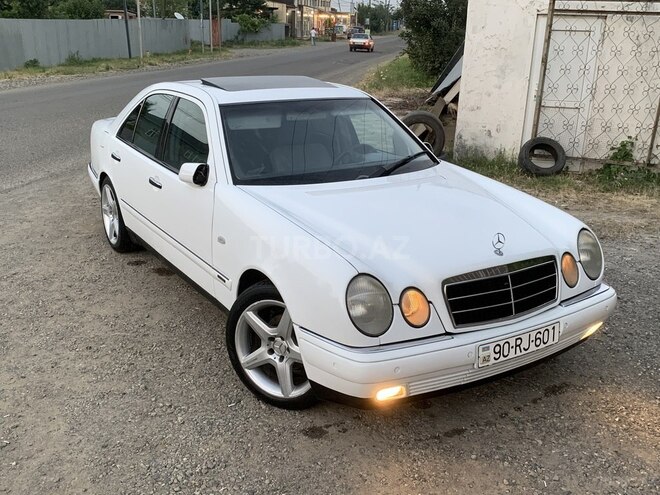 Mercedes E 200 1999, 249,000 km - 2.0 л - Masallı