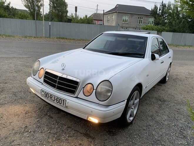 Mercedes E 200 1999, 249,000 km - 2.0 л - Masallı