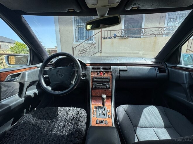 Mercedes E 200 1998, 390,000 km - 2.0 l - Bakı