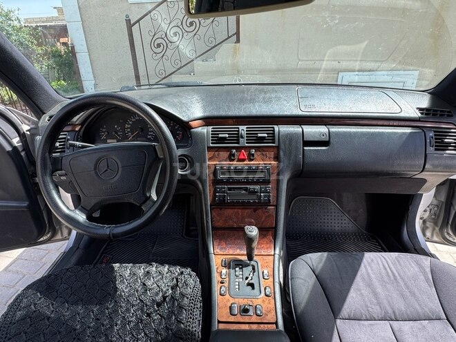 Mercedes E 200 1998, 390,000 km - 2.0 l - Bakı