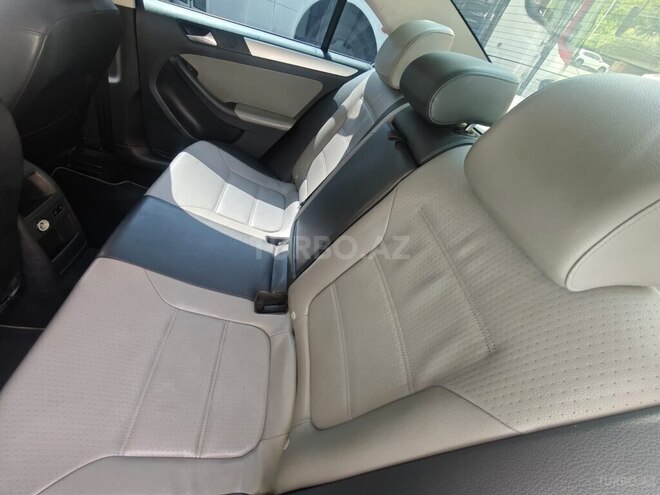 Volkswagen Jetta 2013, 20,030 km - 2.5 l - Bakı