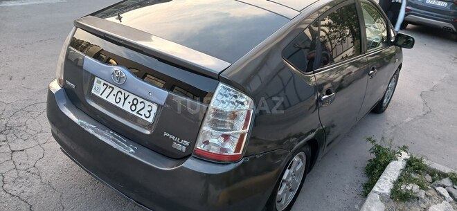 Toyota Prius-3