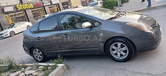 Toyota Prius-7