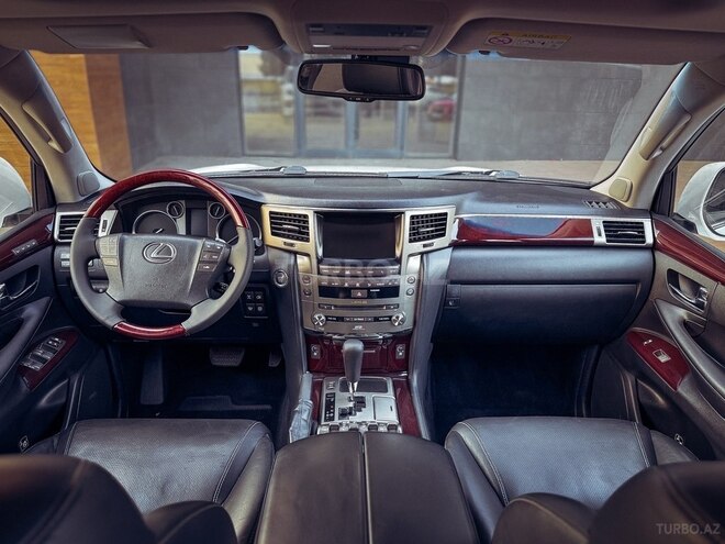 Lexus LX 570-9