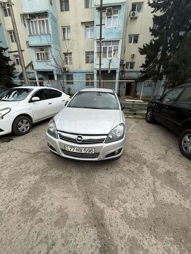 Opel Astra 2010, 300,000 km - 1.3 l - Bakı
