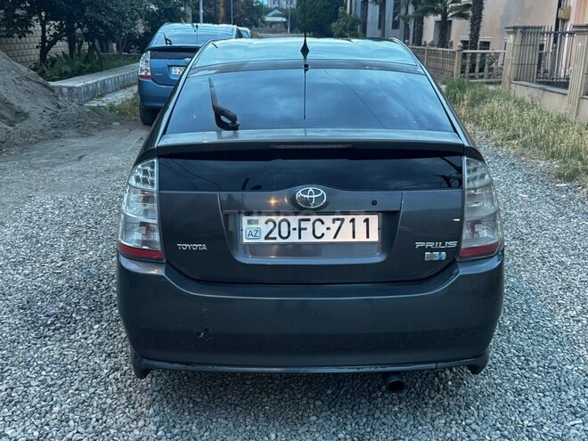 Toyota Prius-2