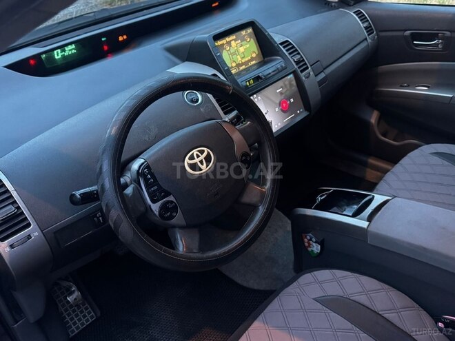 Toyota Prius-3