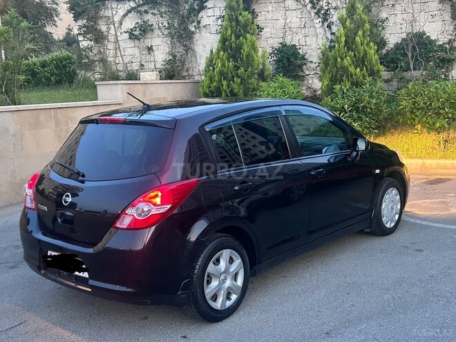 Nissan Tiida-4