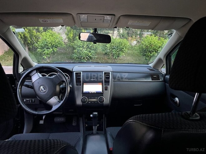 Nissan Tiida-5