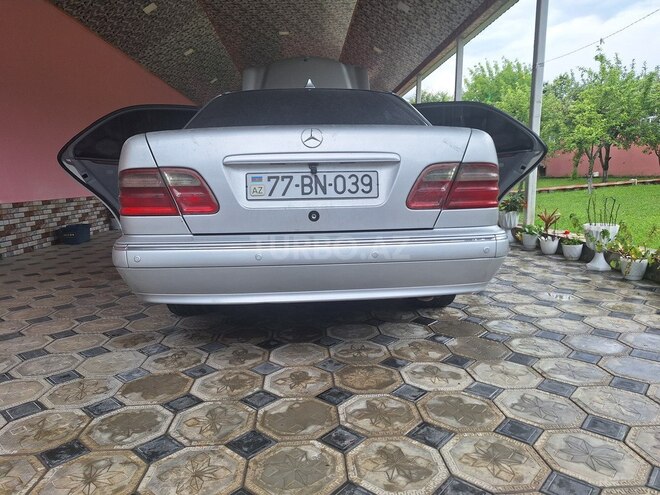 Mercedes E 270 2001, 398,642 km - 2.7 l - Bakı