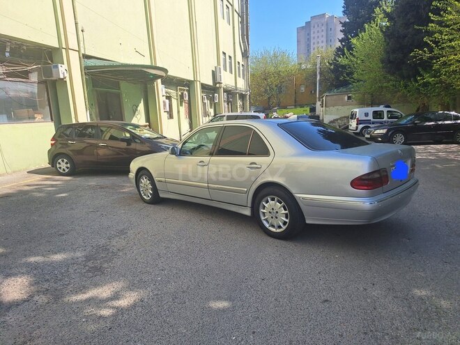 Mercedes E 270 2001, 398,642 km - 2.7 l - Bakı