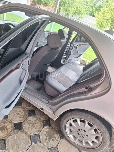 Mercedes E 270 2001, 398,642 km - 2.7 l - Bakı