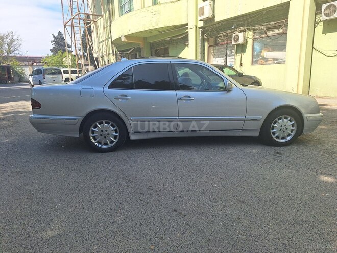 Mercedes E 270 2001, 398,642 km - 2.7 l - Bakı
