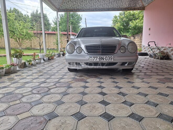 Mercedes E 270 2001, 398,642 km - 2.7 l - Bakı