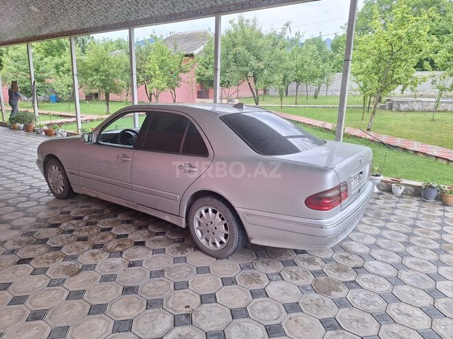 Mercedes E 270 2001, 398,642 km - 2.7 l - Bakı