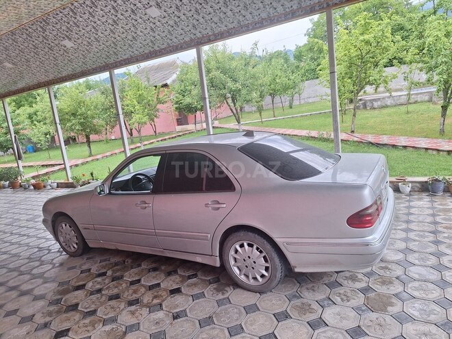 Mercedes E 270 2001, 398,642 km - 2.7 l - Bakı