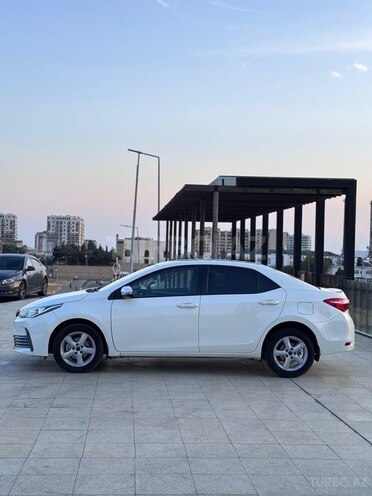 Toyota Corolla 2017, 146,600 km - 1.6 l - Bakı