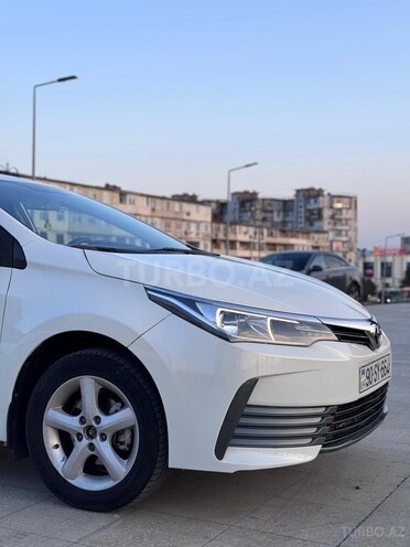 Toyota Corolla 2017, 146,600 km - 1.6 l - Bakı