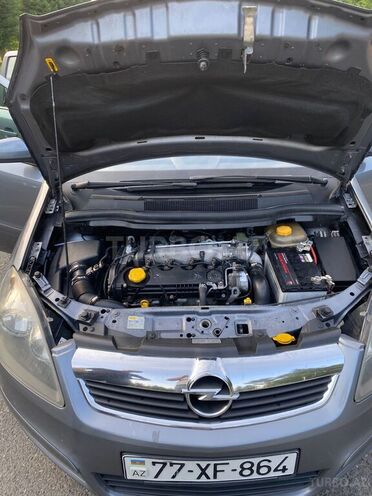 Opel Zafira 2006, 434,000 km - 1.9 л - Qax