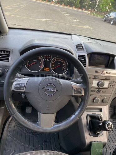 Opel Zafira 2006, 434,000 km - 1.9 л - Qax