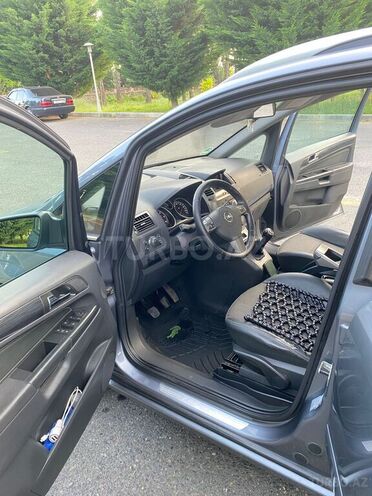 Opel Zafira 2006, 434,000 km - 1.9 л - Qax