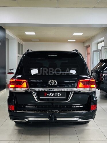 Toyota Land Cruiser-16