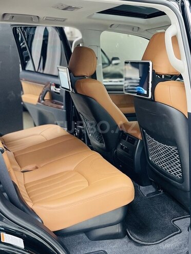Toyota Land Cruiser-7