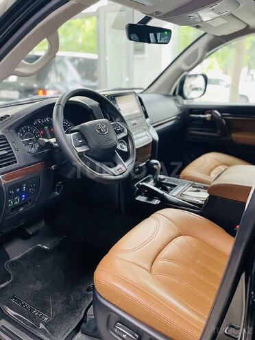 Toyota Land Cruiser-4