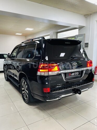 Toyota Land Cruiser-15