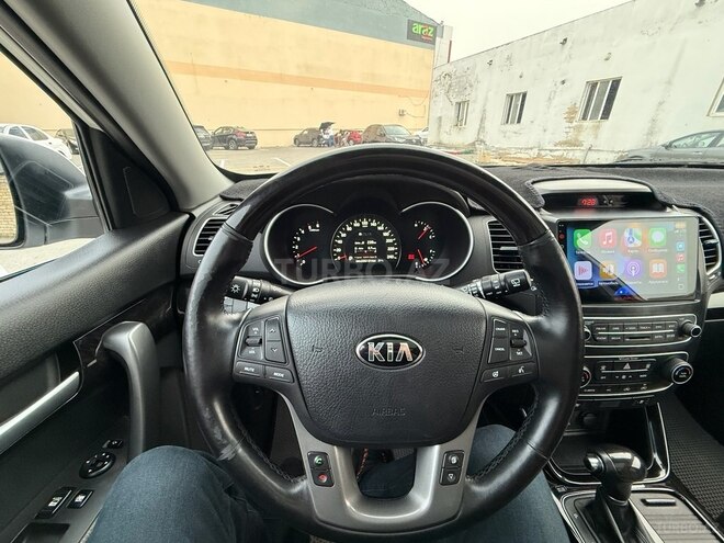 Kia Sorento-13
