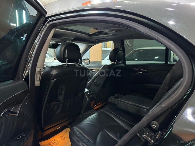 Mercedes E 320-9