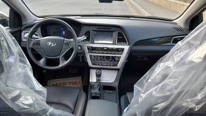Hyundai Sonata-9